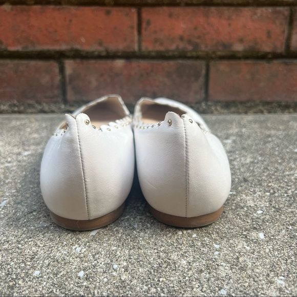 Coach Jill Leather Scalloped Studded Flats White Cream size sz 9.5 - Picture 7 of 10